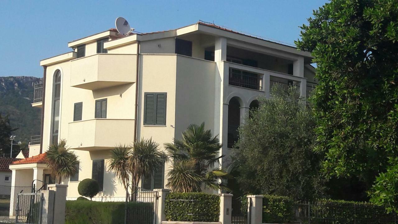 Apartmani Vitturi Каштела Екстер'єр фото