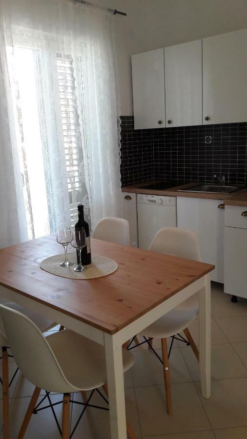 Apartmani Vitturi Каштела Екстер'єр фото
